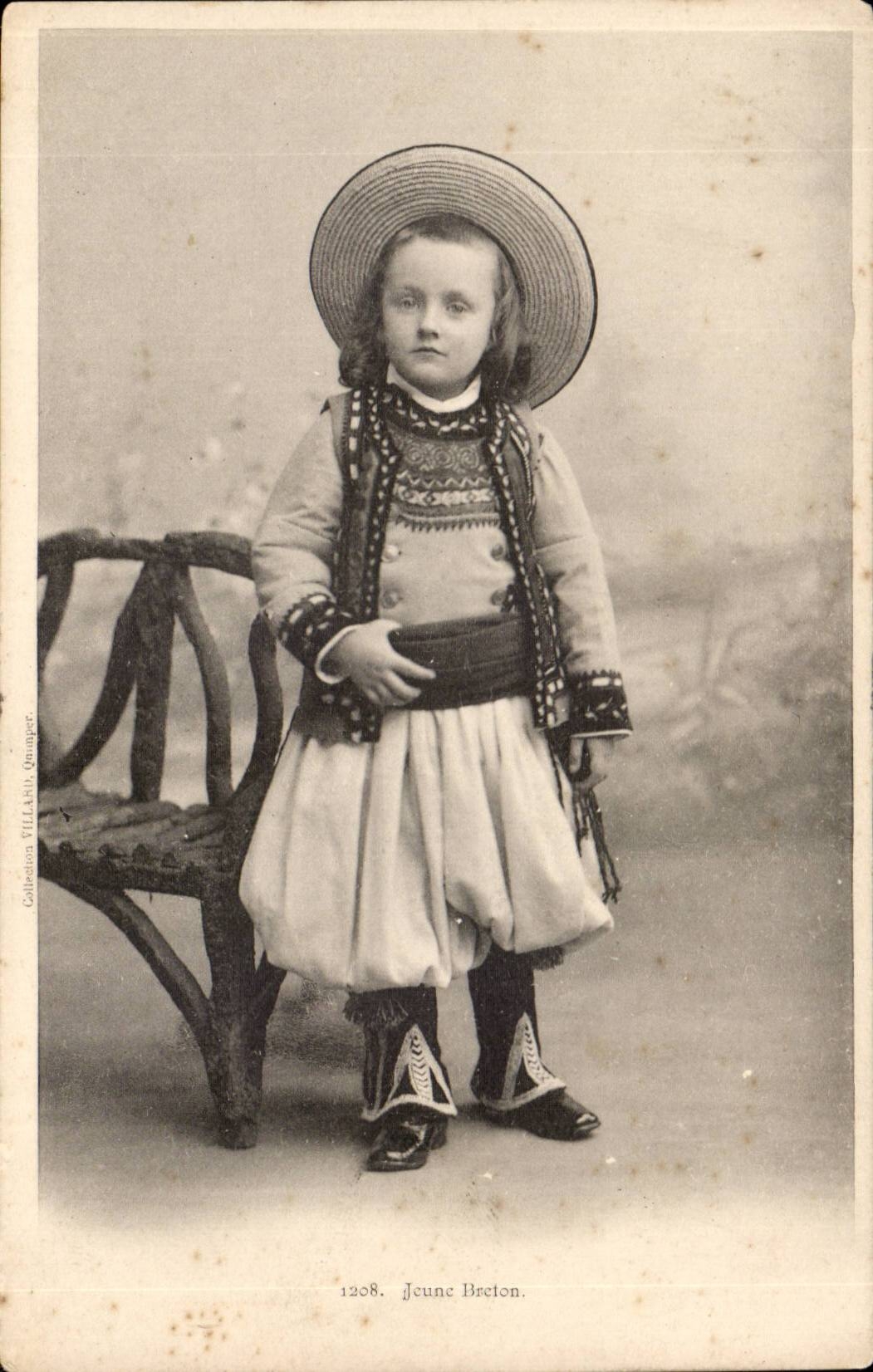 CPA Breton Young Child (folklore costume)