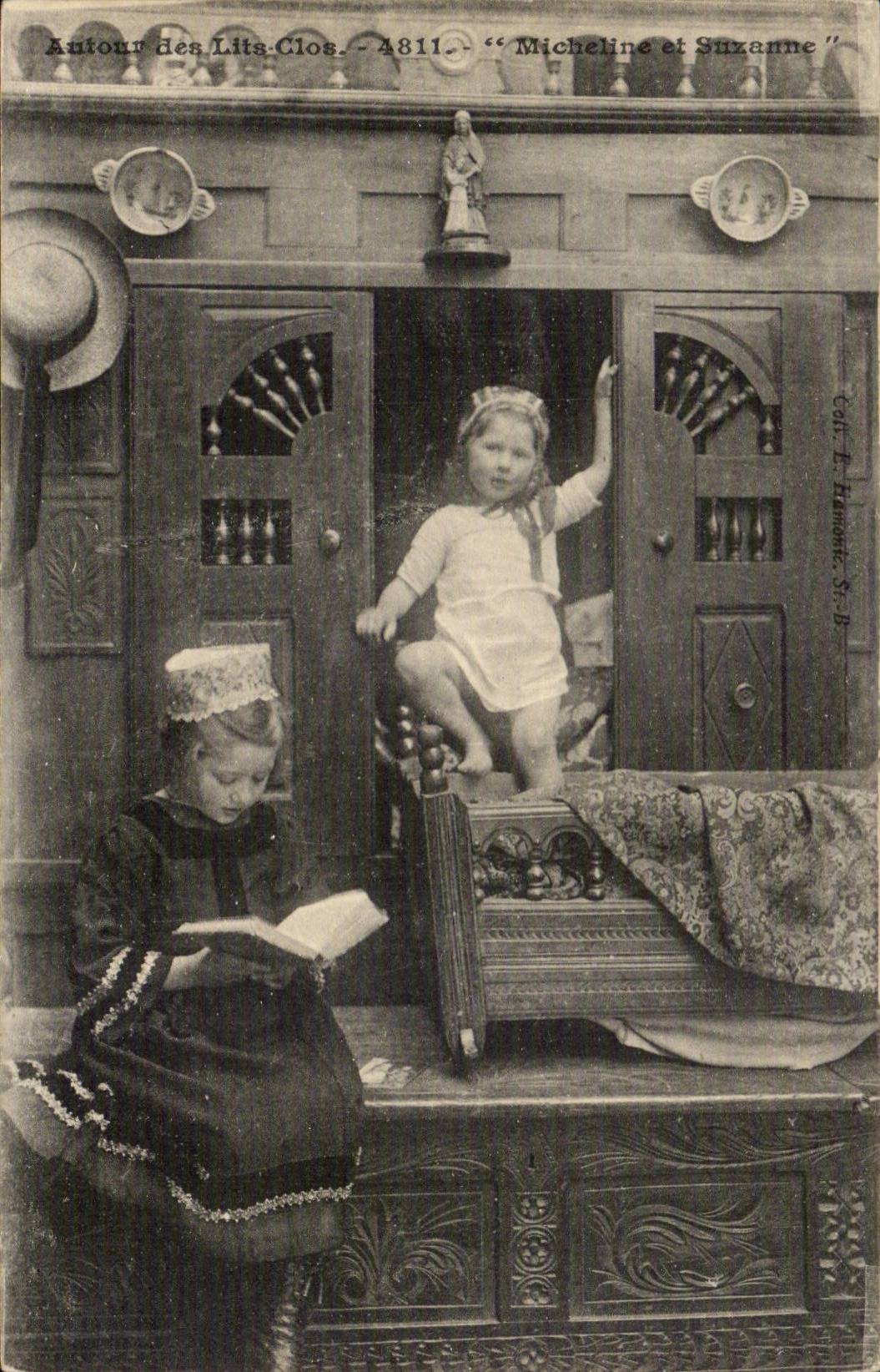 Folklore - Costumes - Brittany - closed Beds and Cradles - Children - Merry Alarm clock - CPA