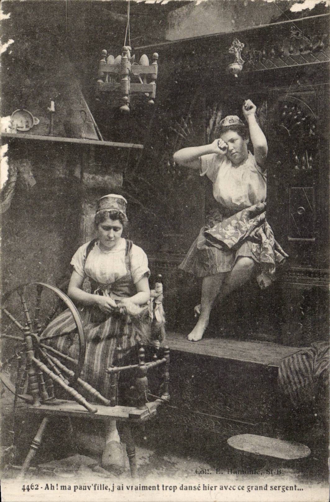 Folklore - Costumes - In Brittany - Closed Beds - CPA