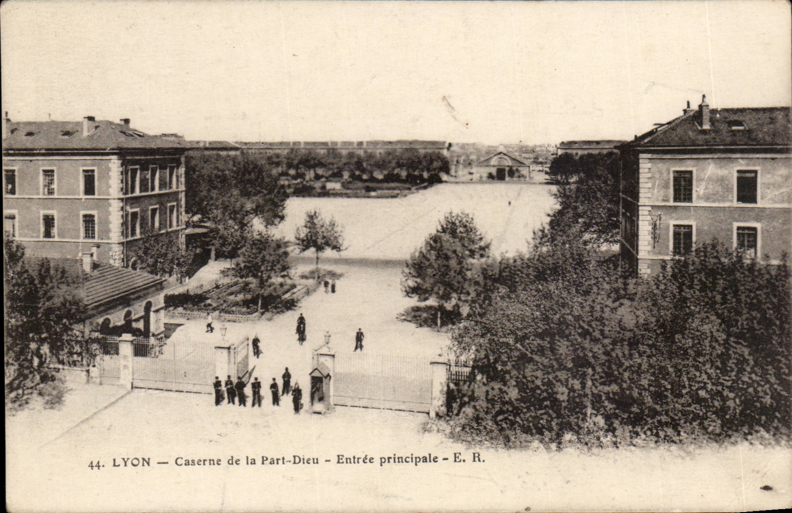 Lyon - Kasernen des Anteil-Gottes - Entreee Haupt-CPA