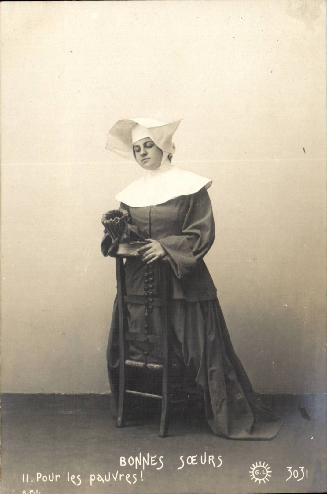 Folklore - Costumes - Nuns for the Poor - CPA