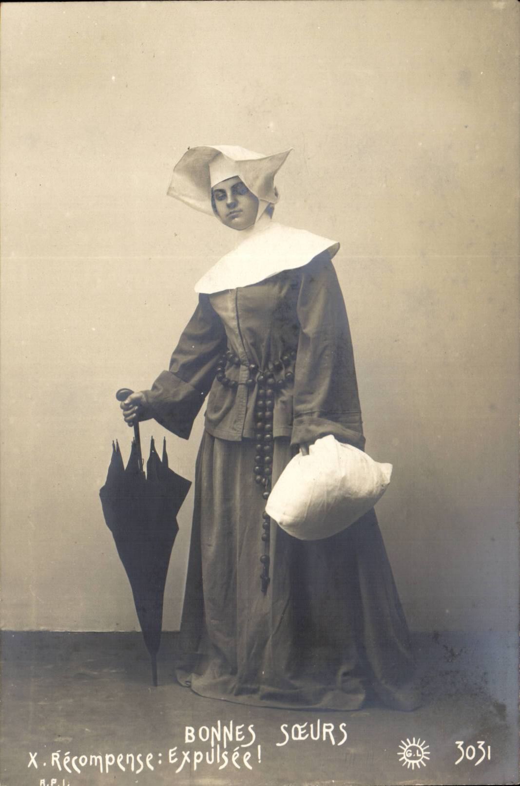 Folklore - Costumes - Nuns - Reward - Expulsee - CPA