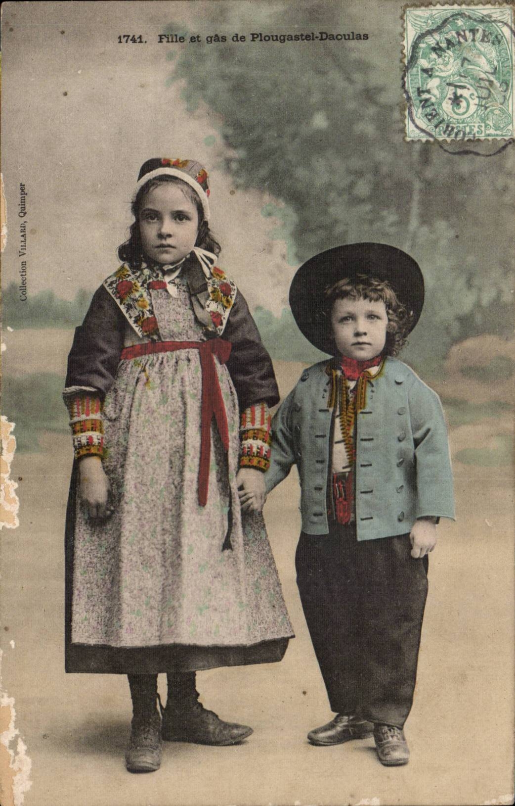 Plougastel - Daoulas- Fille et gas - Folklore - Costumes - Enfants CPA 