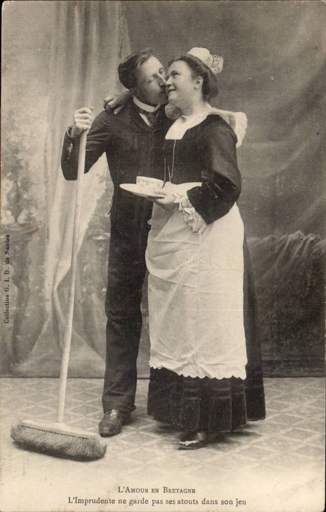 Folklore - Costumes - Love in Brittany - Imprudence does not keep its assets in its play CPA