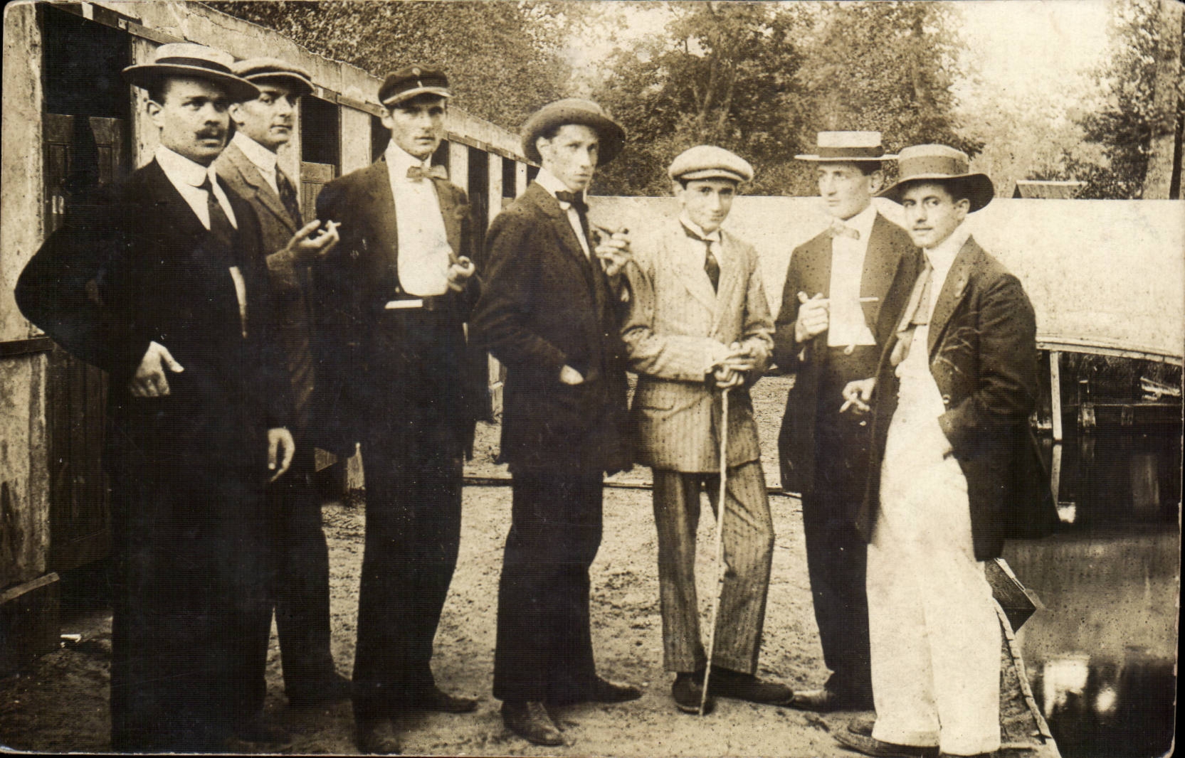 Real photo Horsemanship Man in front of the boxes (horses horse horse)