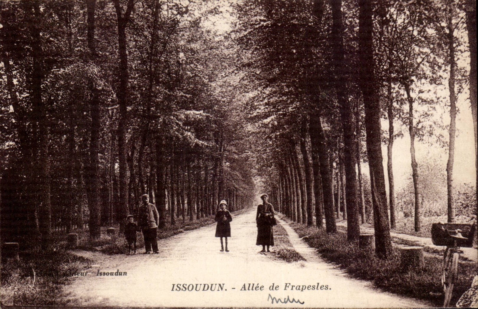 Issoudun - Allee de Frapesles CPA 