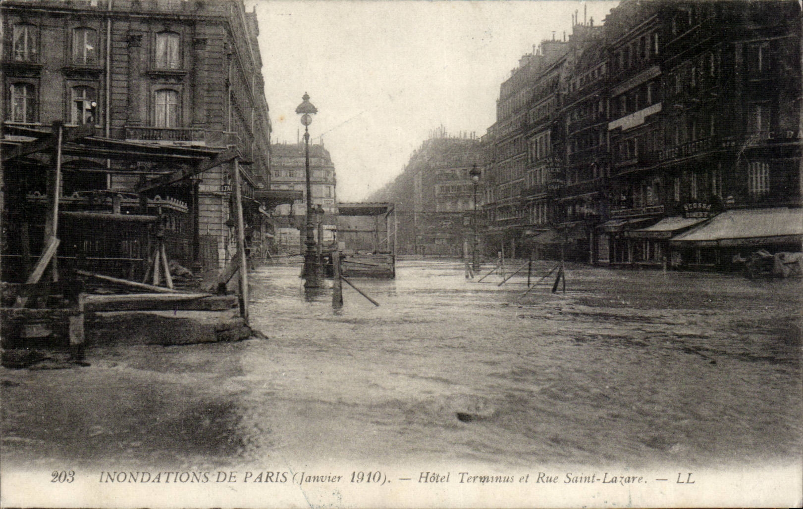Paris - 15 - Floods of Paris 1910 - Hotel Terminus and Street Saint Lazare - CPA