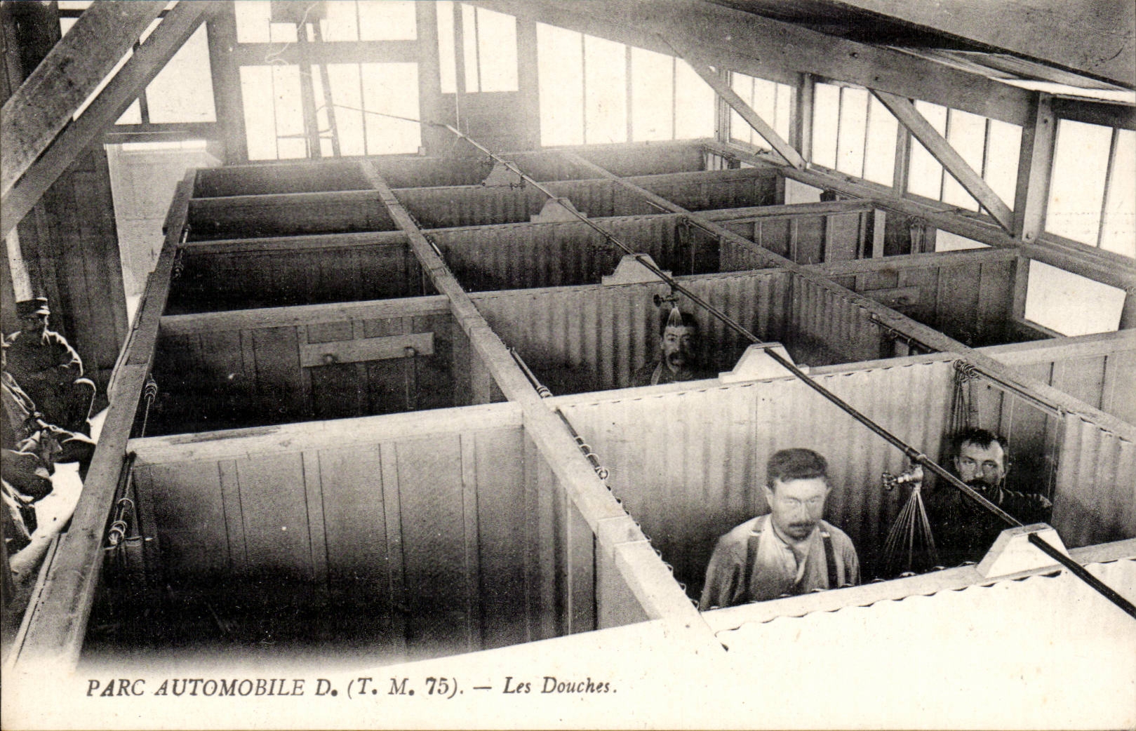 CPA Militaria Car fleet showers