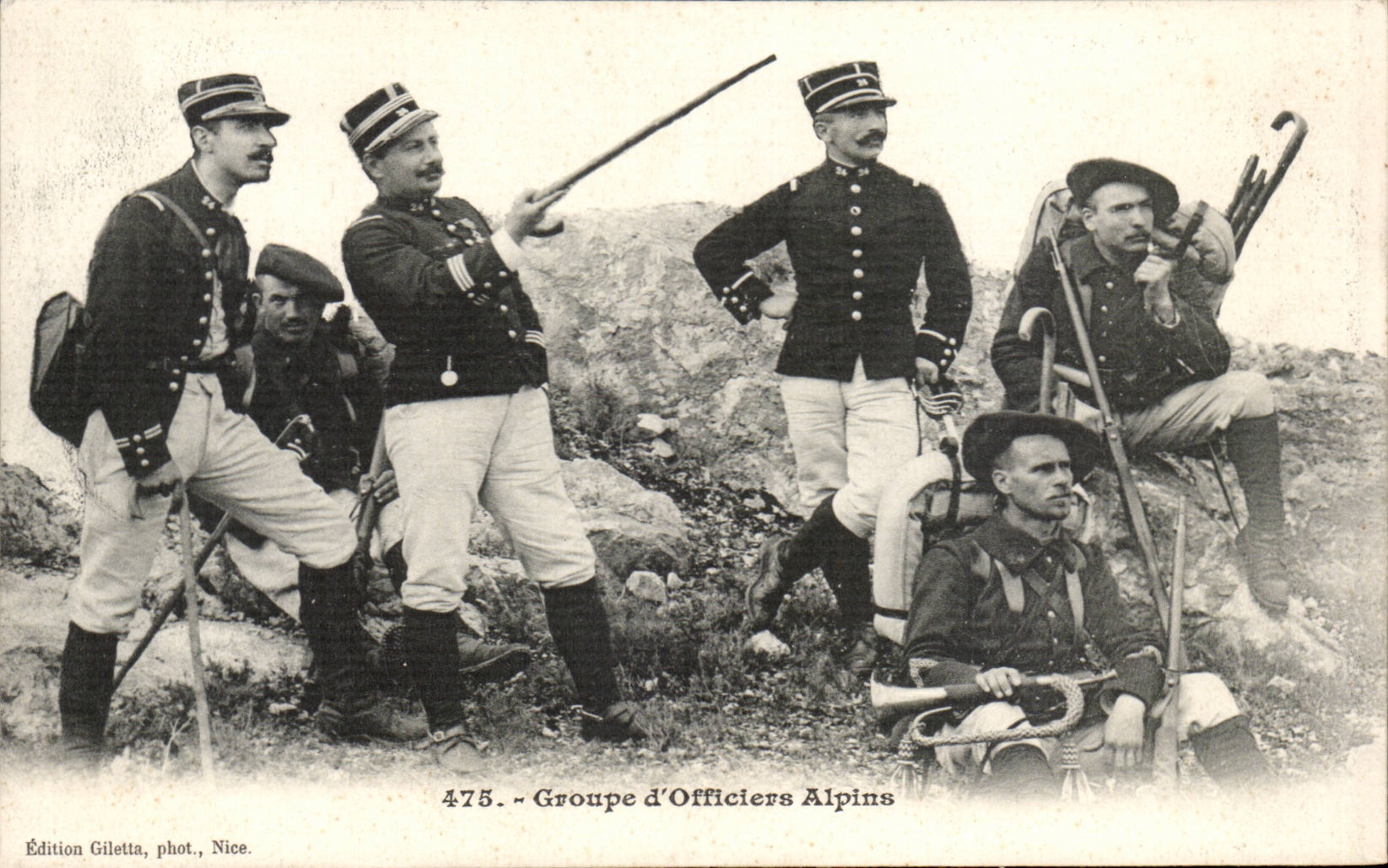 CPA Militaria gruppiert alpine Offiziere Uniforme Uniform