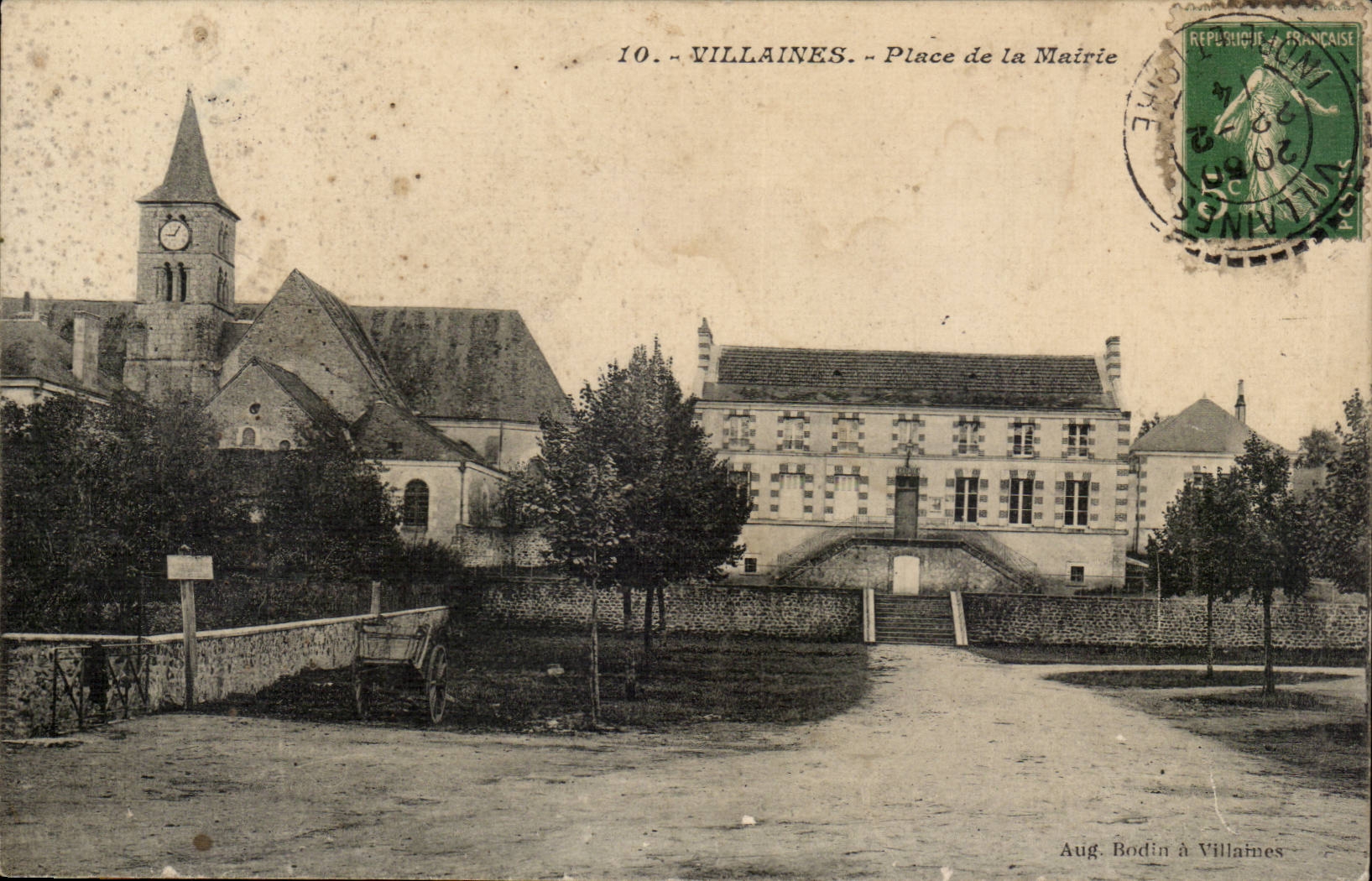 CPA Villaines Place de la mairie