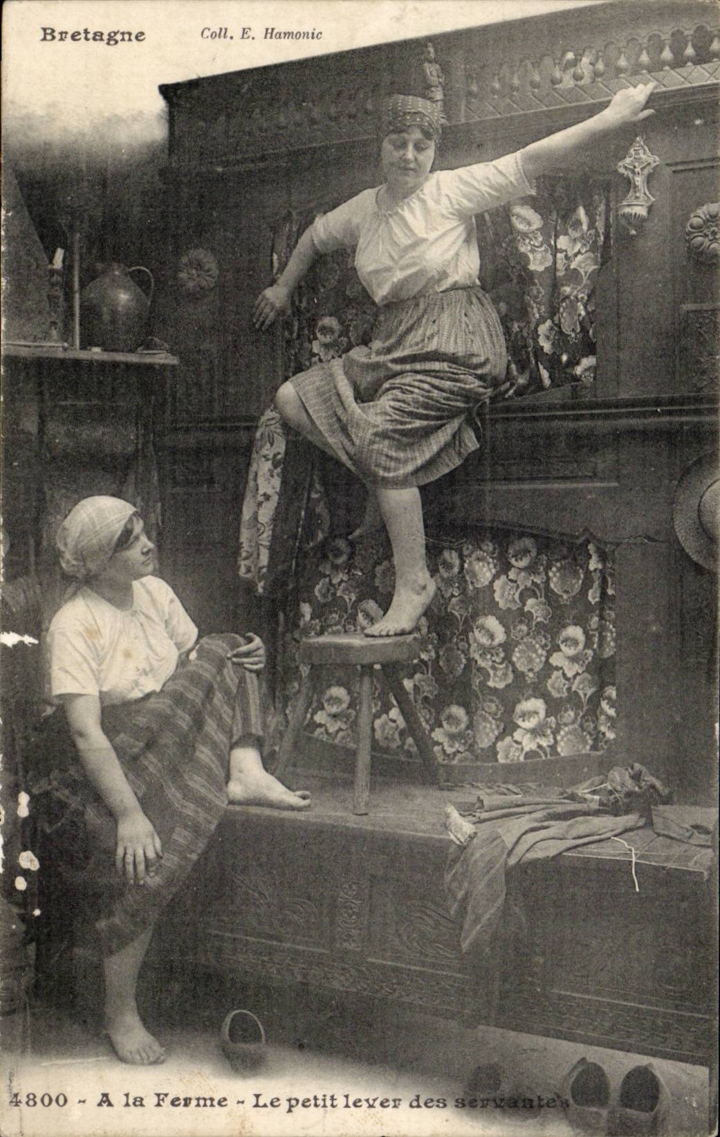 Bretangne - Folklore - Costumes - With the Farm - CPA