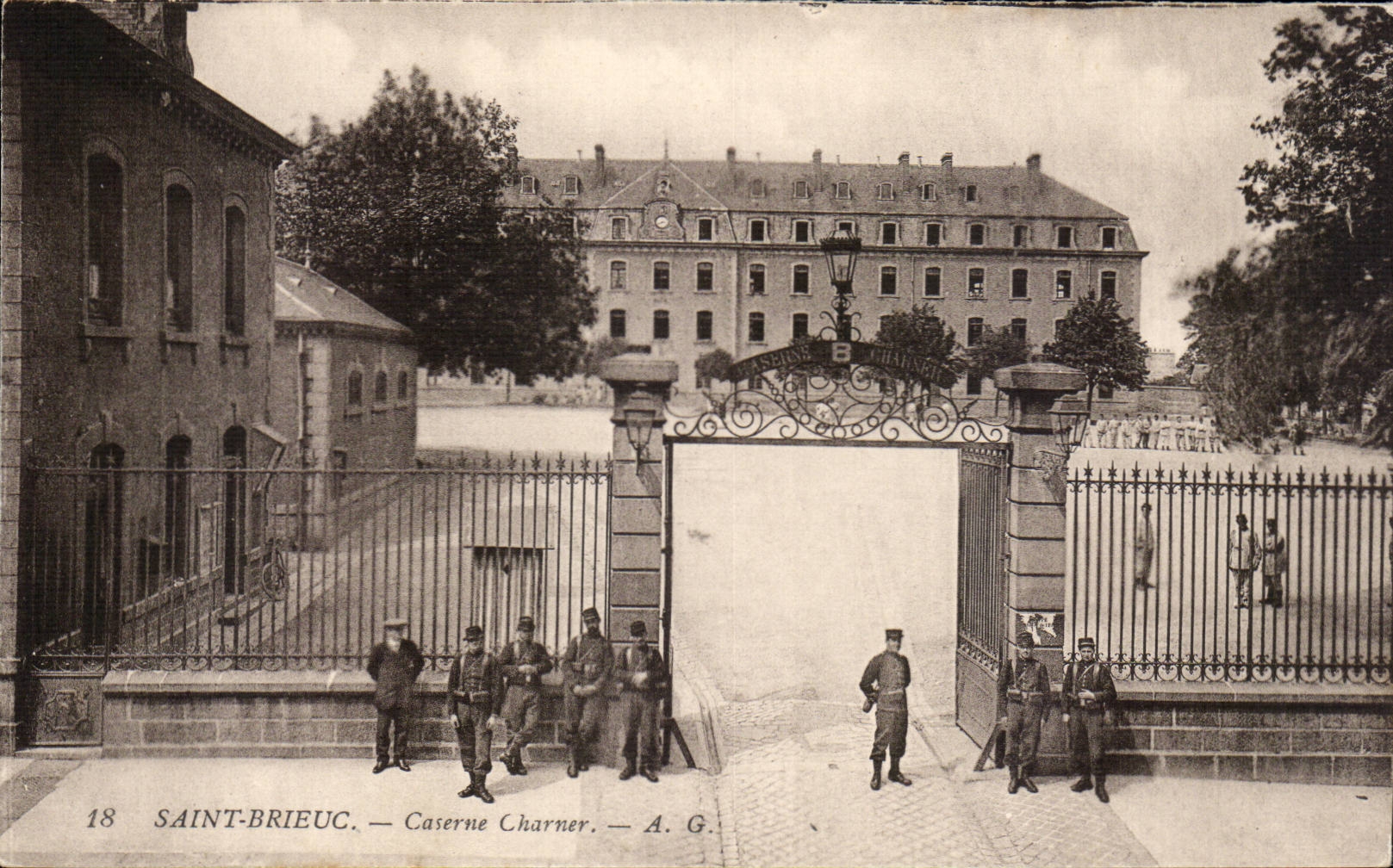 St Brieuc - Charner Barracks - CPA