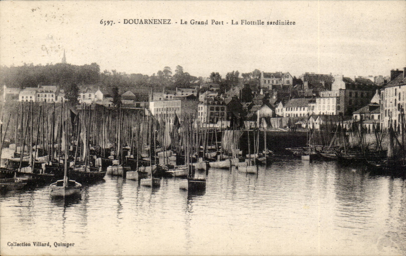Douarnenez - the Large Port - the Flotilla - sardiniere CPA