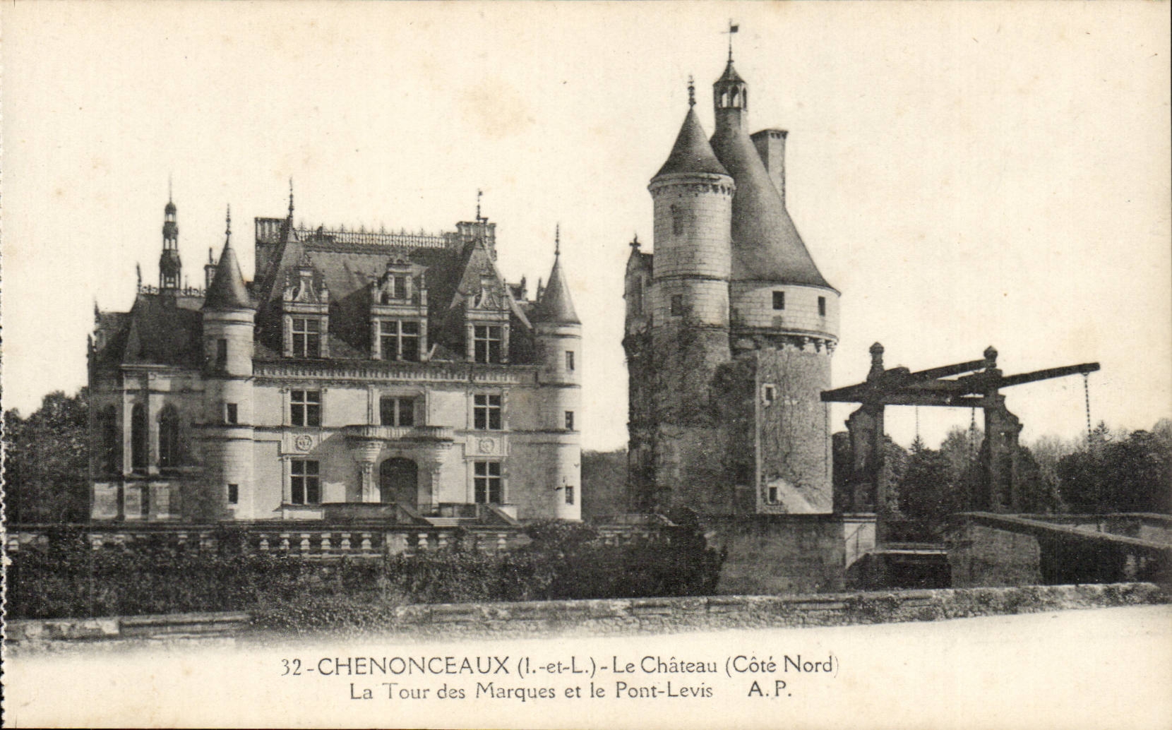 Chenonceaux - Le Chateau - Tour des Marques - et le Pont Levis - CPA 