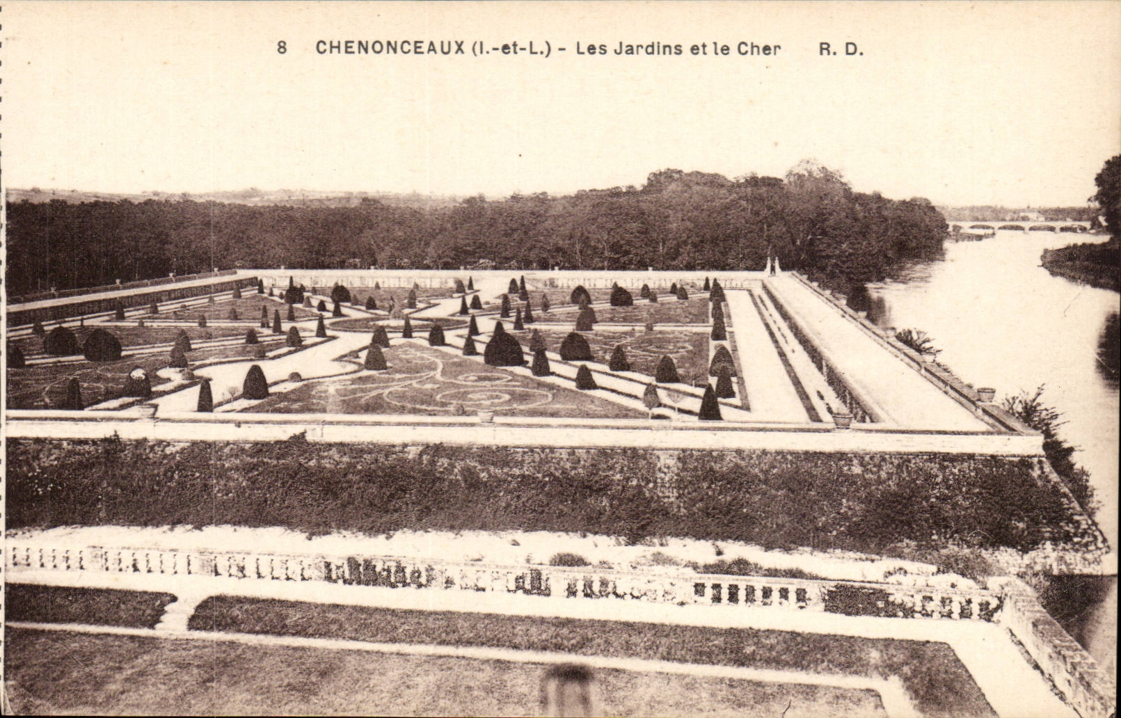 Chenonceaux - Les Jardins et le Cher CPA