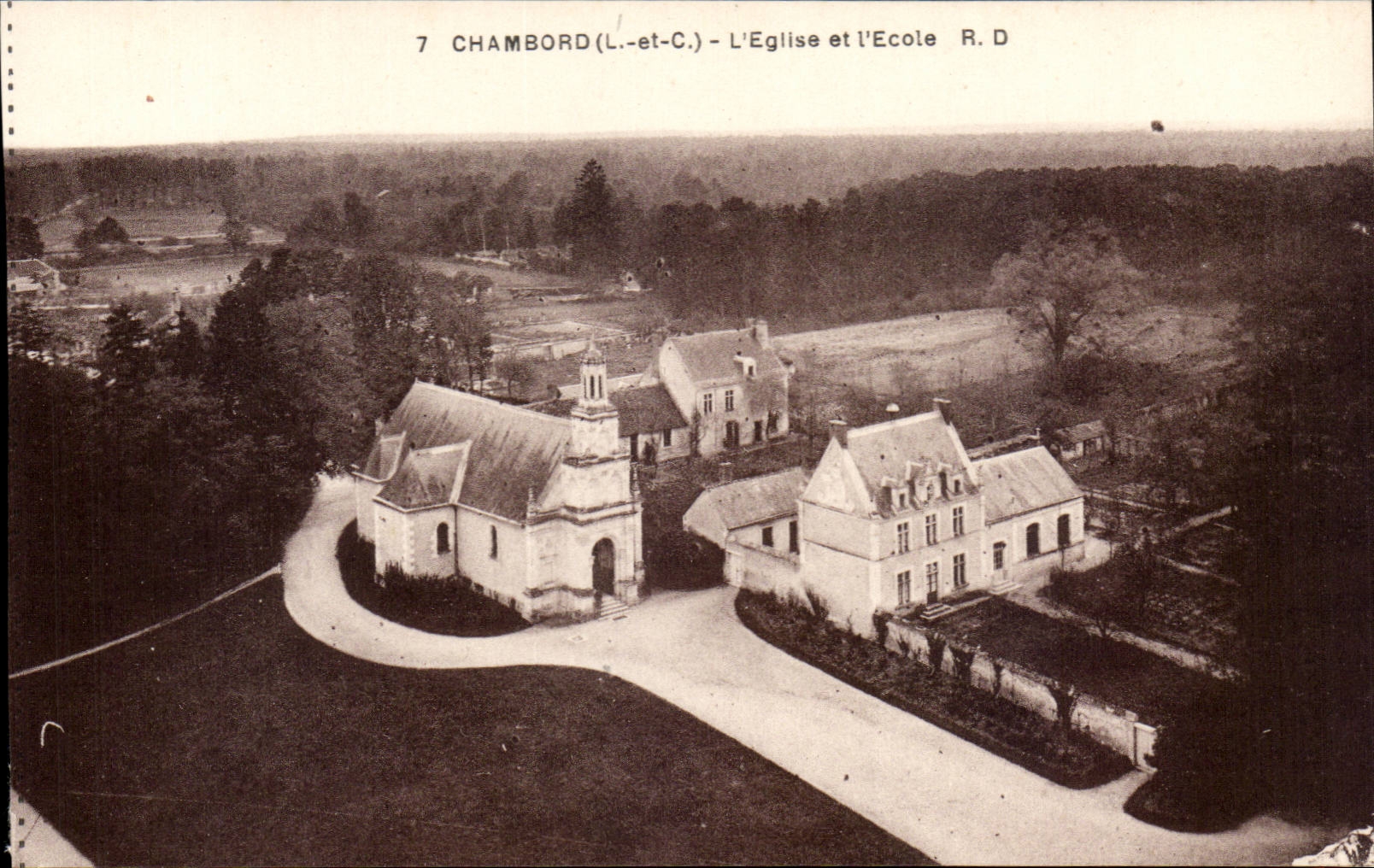 Chambord - L'Eglise et l'Ecole CPA 