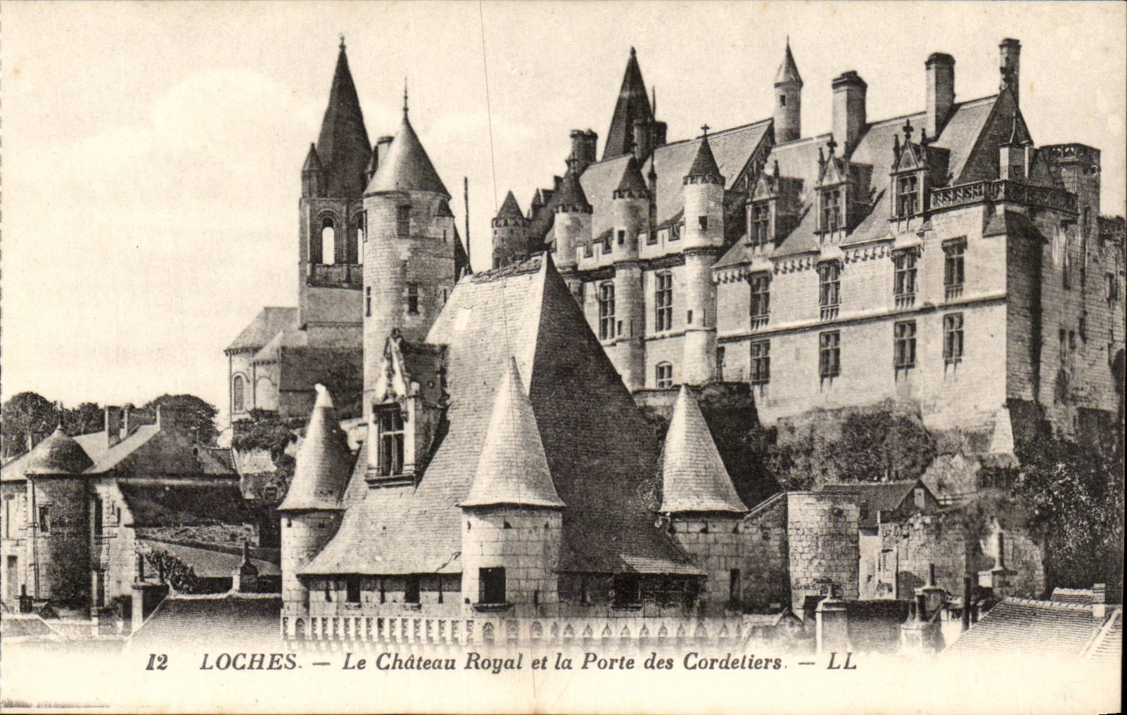 Loaches - the Royal Castle - and carries it of Cordeliers - CPA