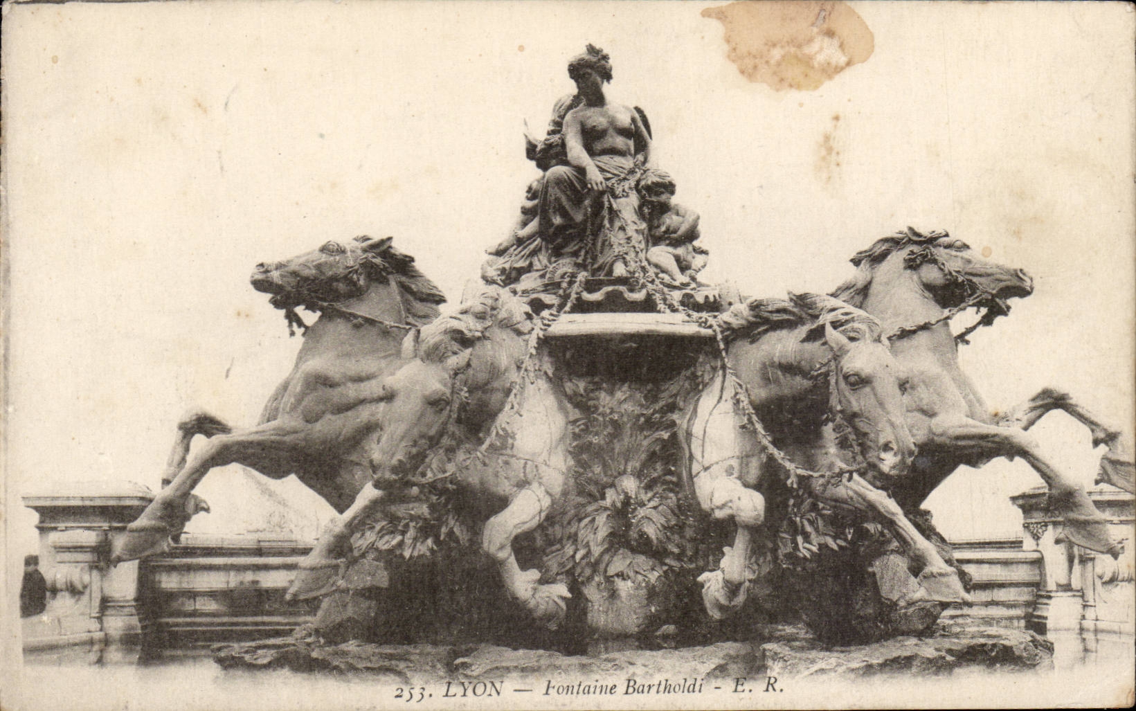 Lyon - der Brunnen Bartholdi CPA