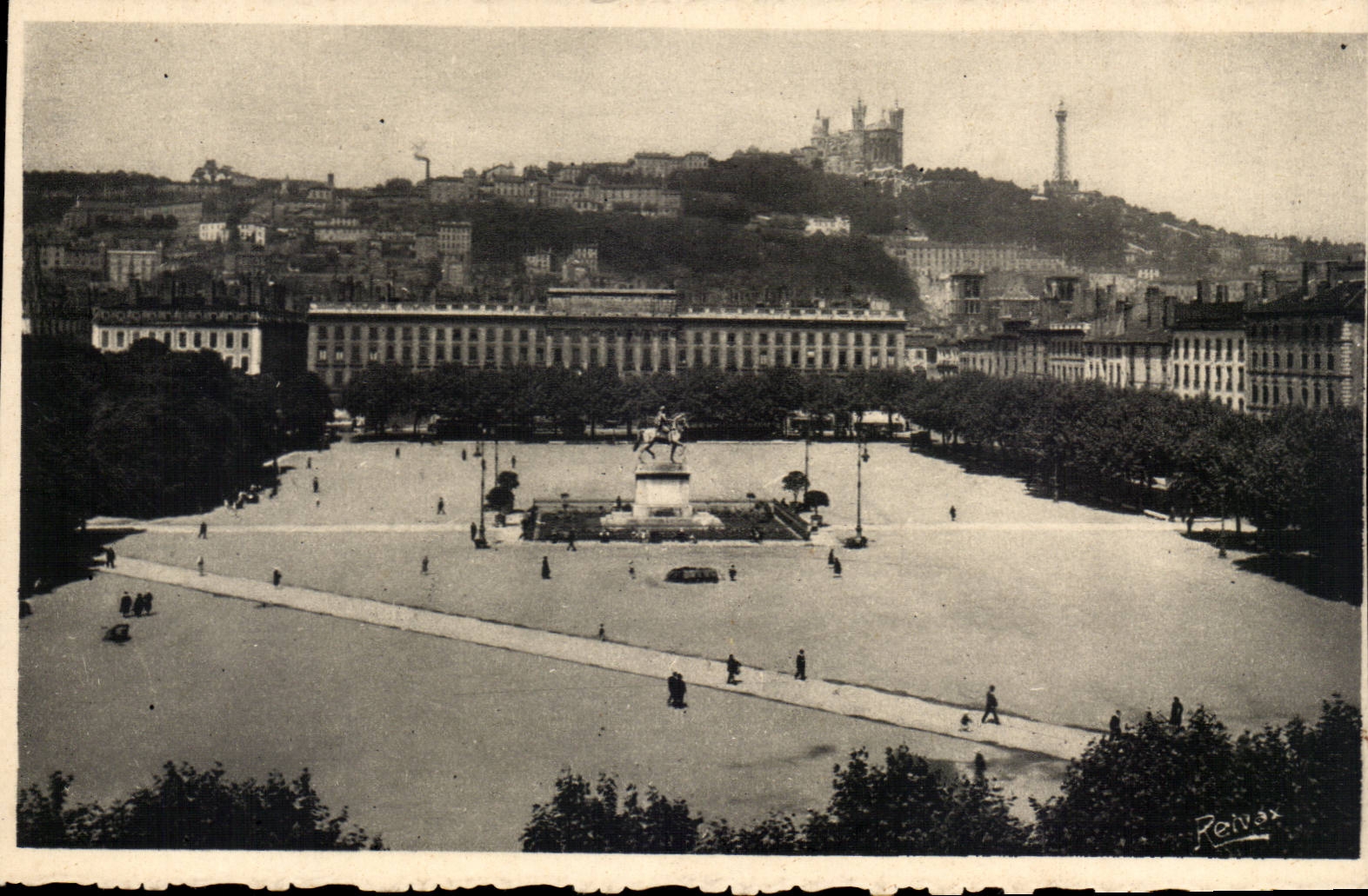 Lyon - Bellecour Gesamtabbildung CPA setzen