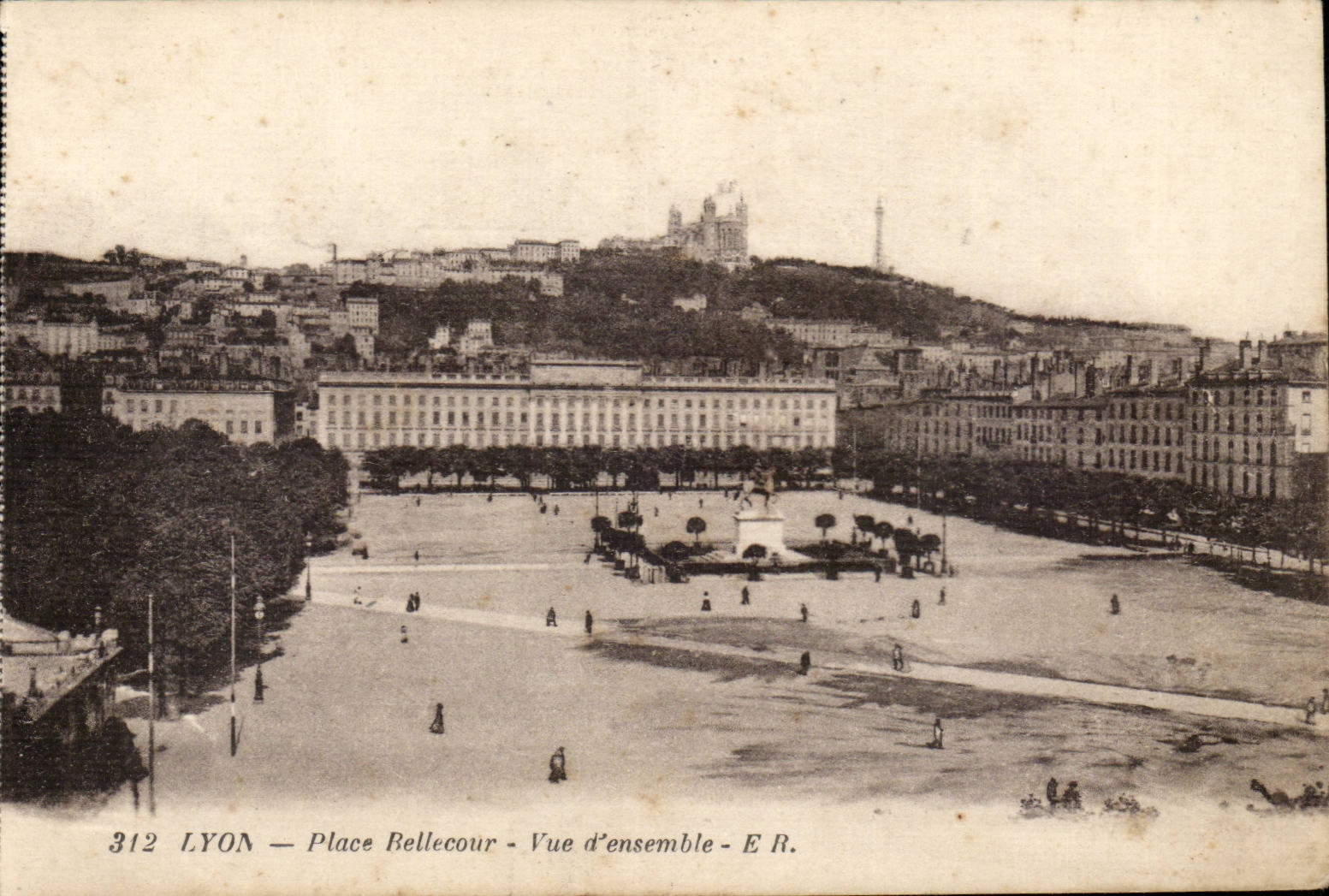 Lyon - Bellecour Platz - Gesamtabbildung - CPA