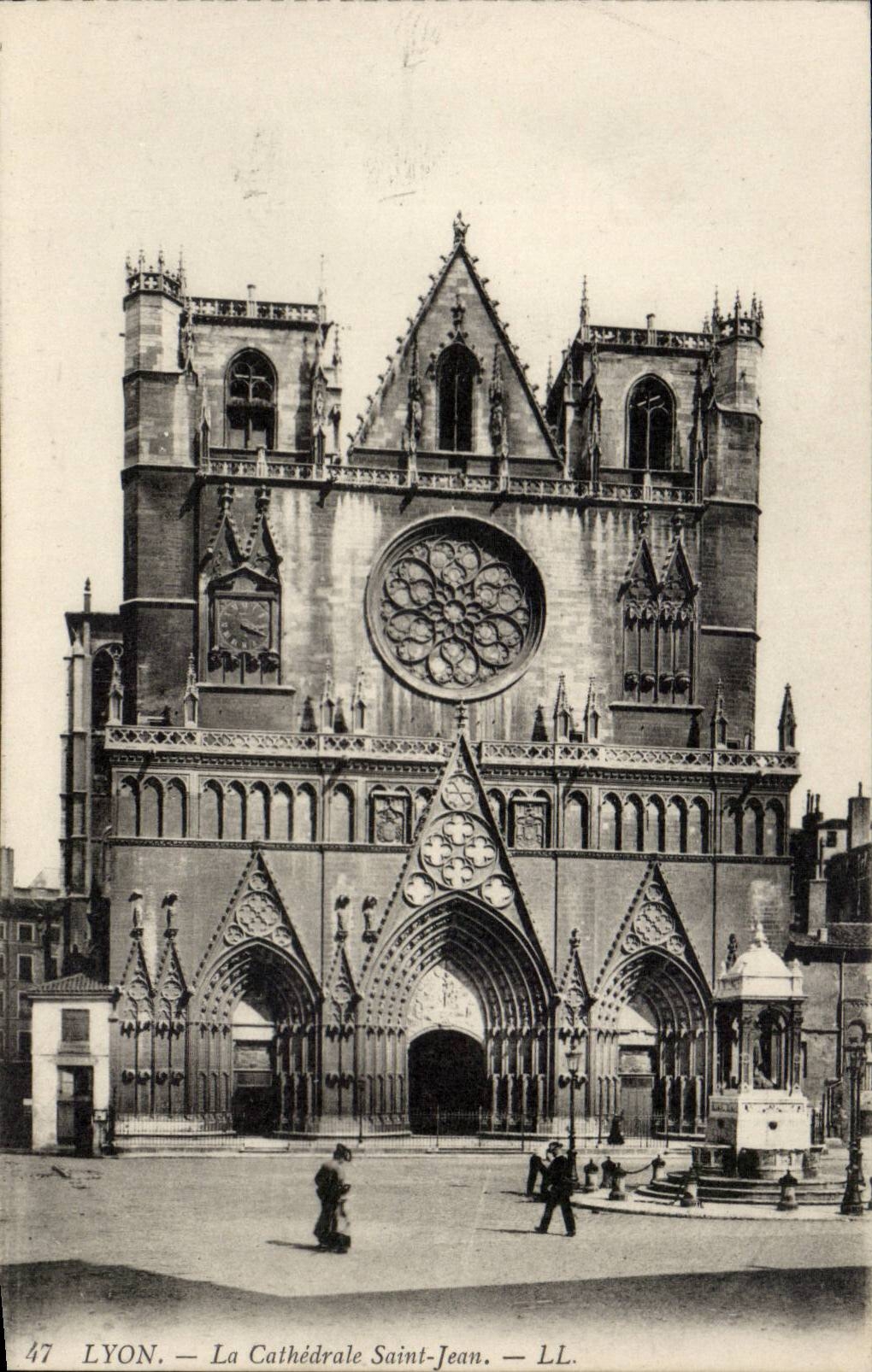 Lyon - die Kathedrale-Str Jean - CPA