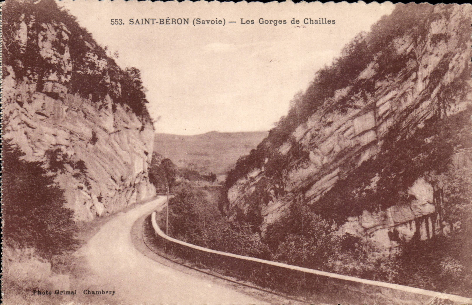 Saint Beron - Road metal CPA Falls