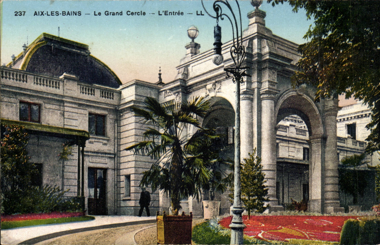 CPA Aix les Bains the large circle the entreee