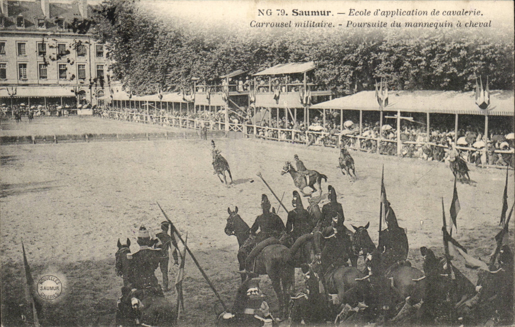 Saumur CPA Ecole of application of military cavalry Carousel Poursuite of the mannequin has che (riding horse hippism)