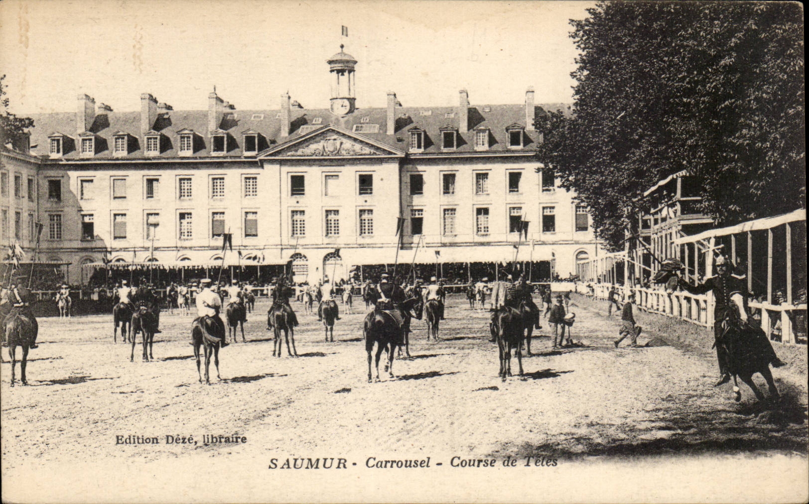 Saumur CPA Carousel Race of heads