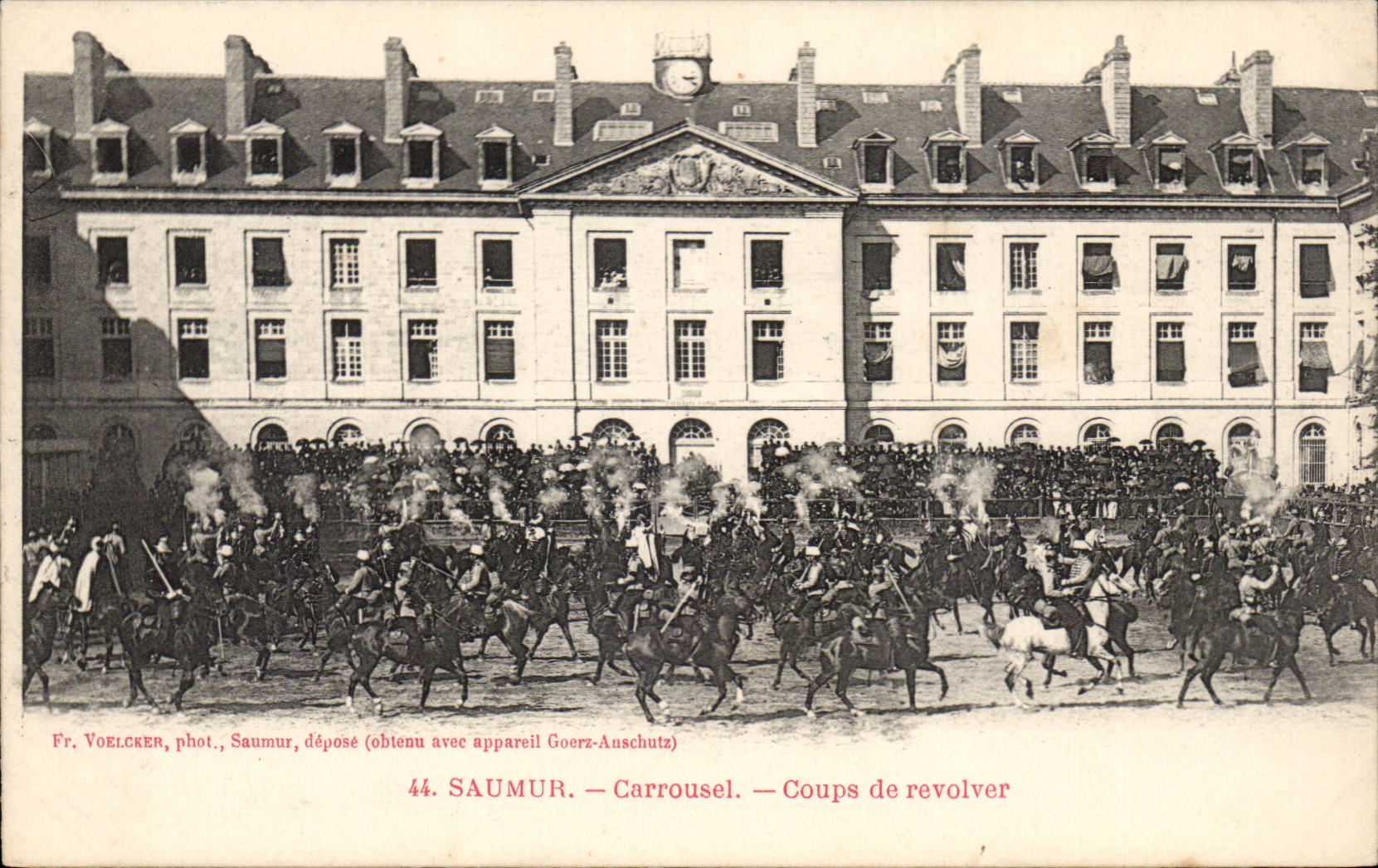 Saumur CPA Carousel GRouped E revolver (horse hippism)