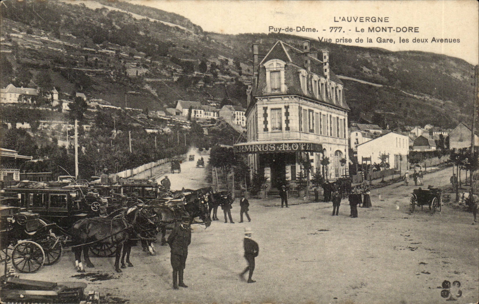 Mount Gilds - Seen from Station - the two Avenues - CPA