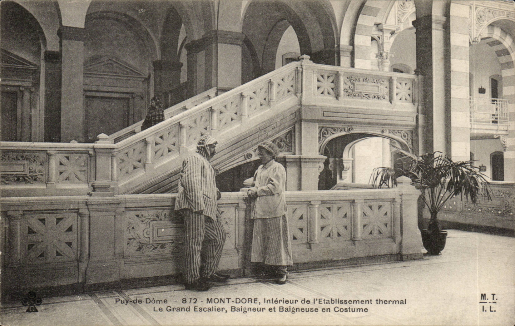 Mount Gilds - Bather and Bathers in Costume - Interior of Hydropathic establishment - - CPA