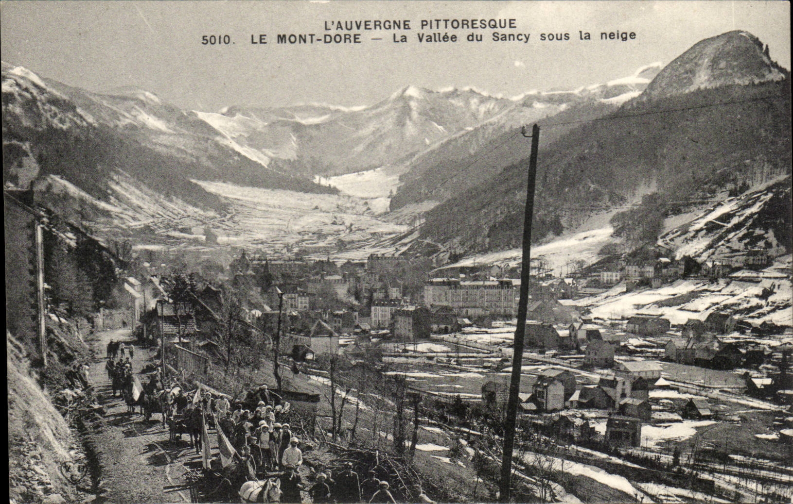 Mount Gilds - the Valley of Sancy - under snow - CPA (procession nice shot)