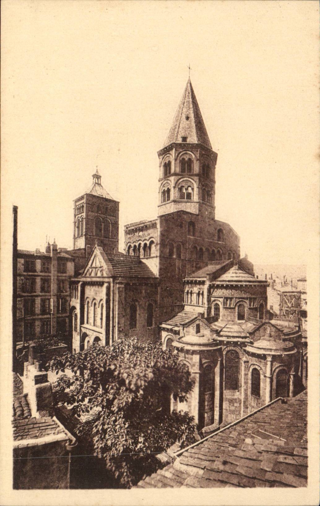 CPA Clermont Ferrand Notre Dame Church of the port