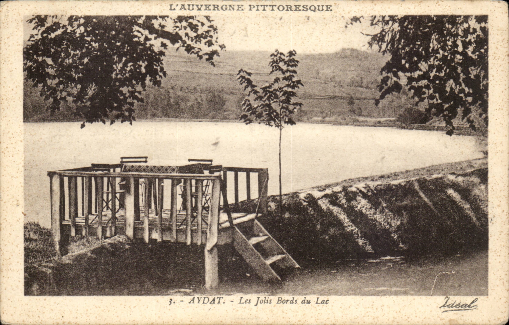 CPA Aydat pretty edges of the lake