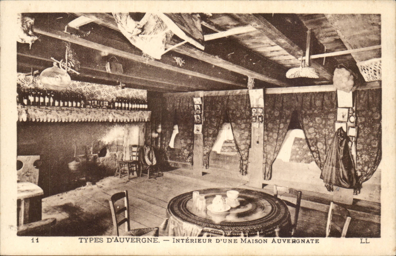 CPA Auvergne Interior of a house auvergnate