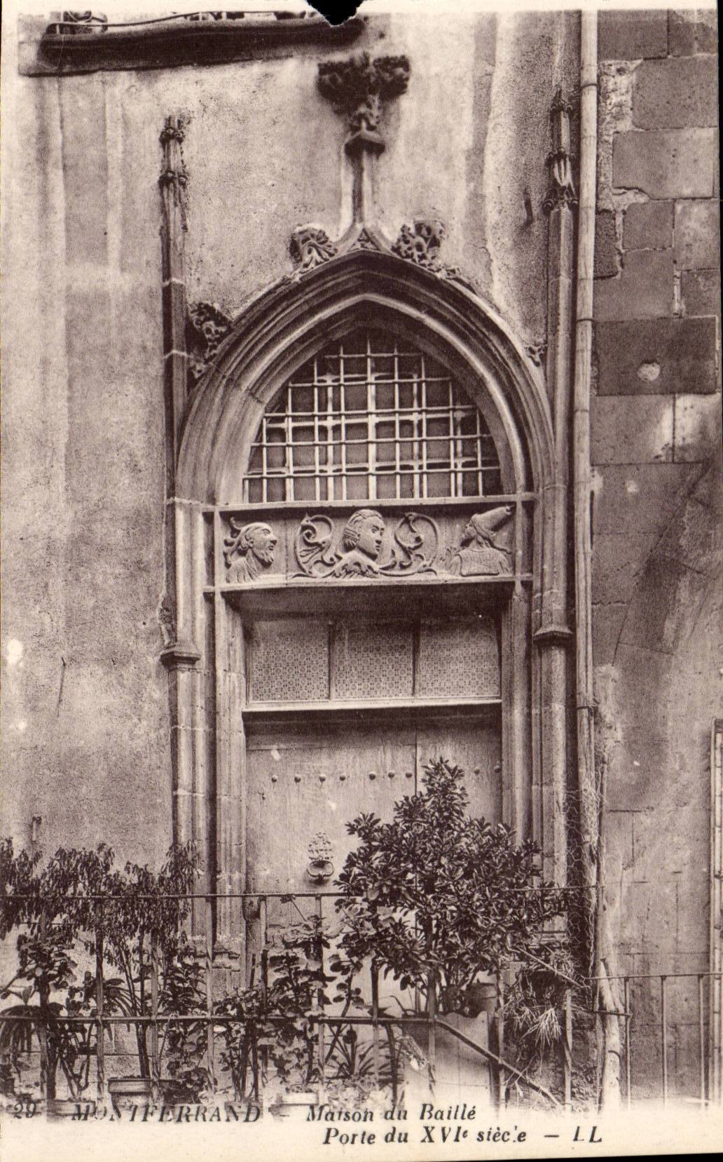 CPA Montferrand Maison of Baille carries 16th