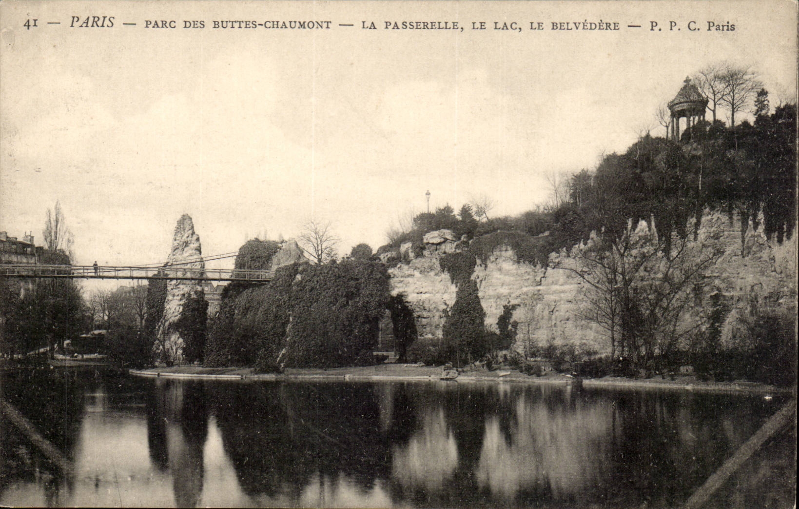CPA Paris Park of the Chaumont Hillocks the footbridge the lake Belevedere