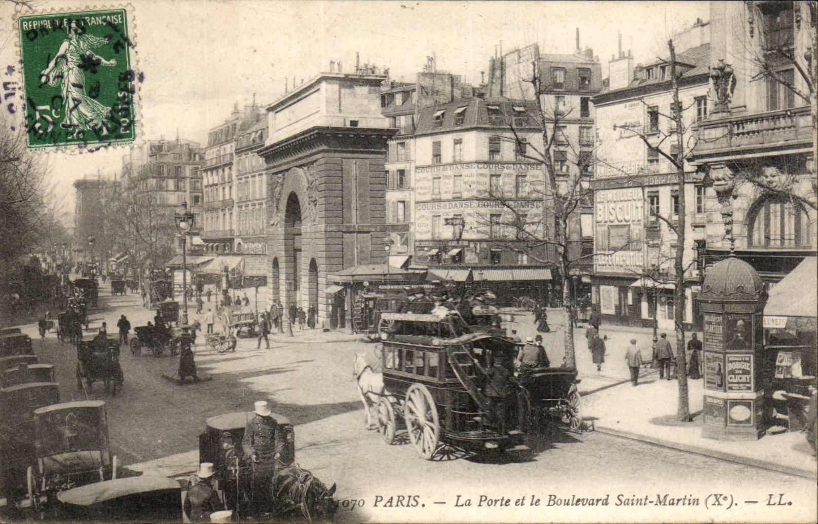CPA Paris the door and the boulevard Saint Martin