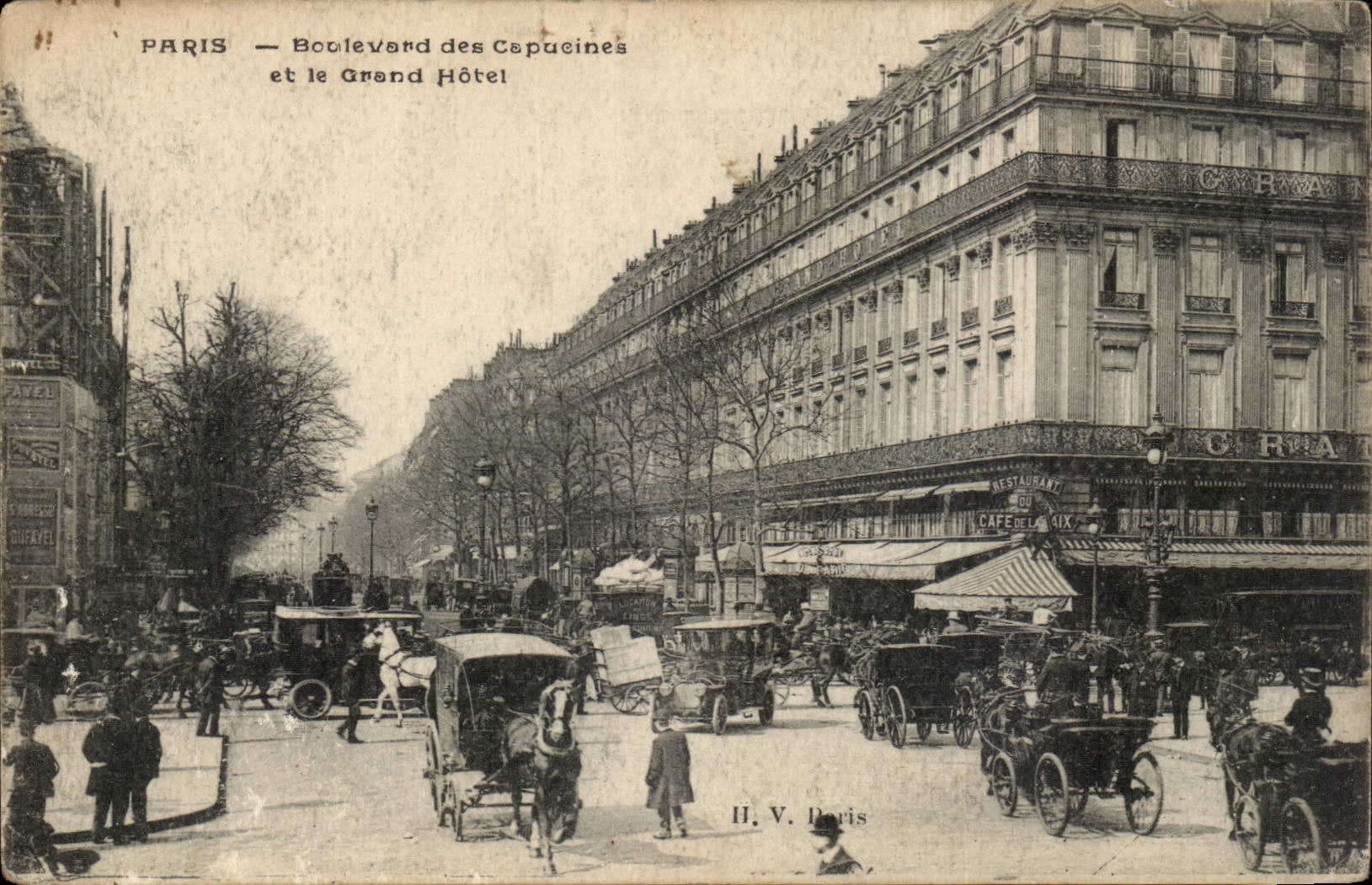 Paris - 9 - Boulevard des Capucines - et le Grand Hotel CPA 