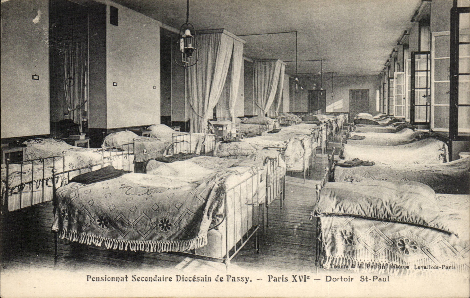 Paris - 16 - Passy - Dortoir Saint Paul - Pensionnat Secondaire CPA 