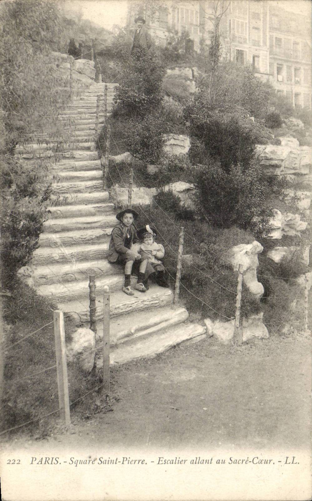 Paris 18 - Square Saint Pierre - Escalier allant au Sacre Coeur - CPA