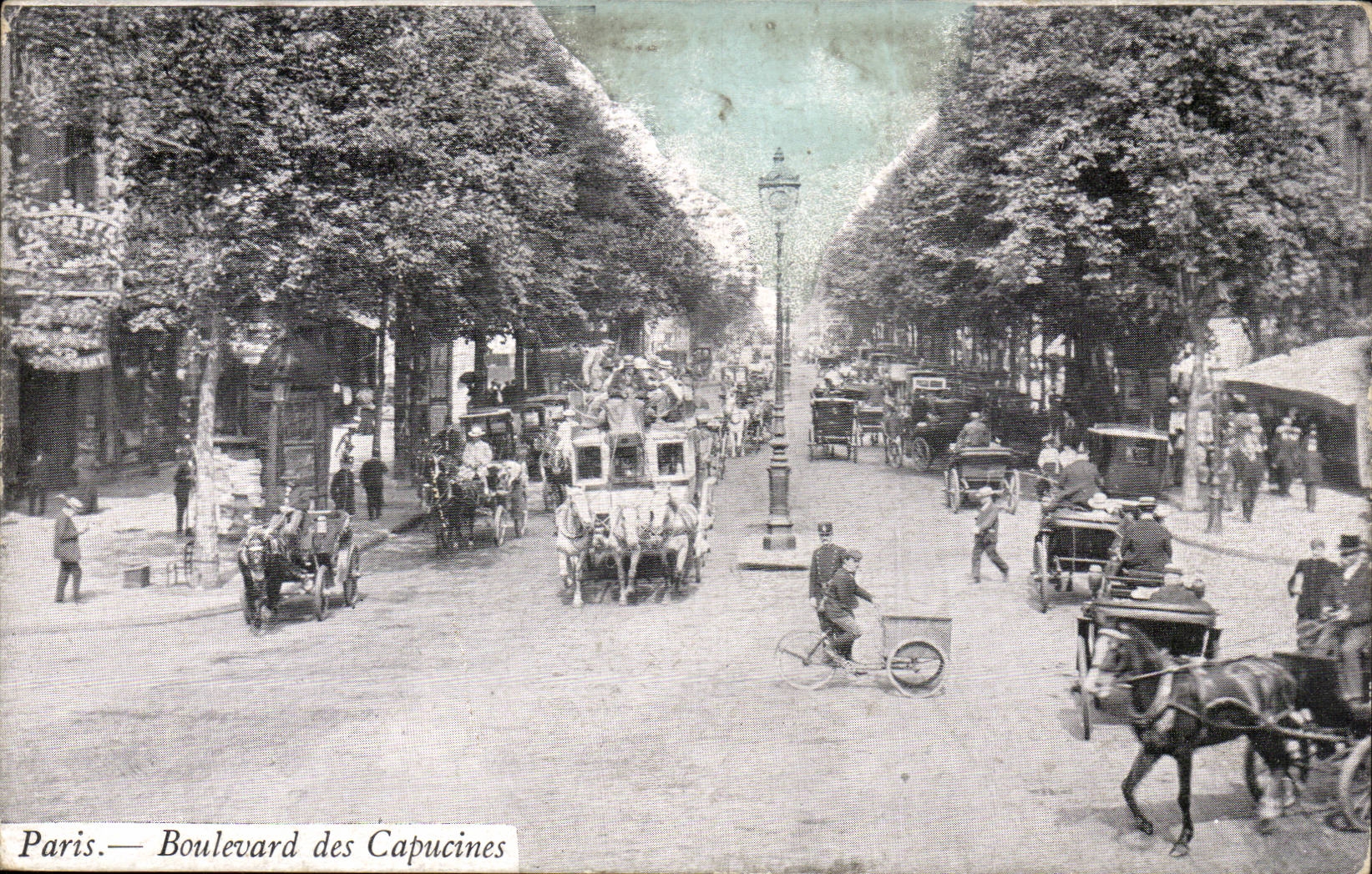 Paris CPA Boulevard des CApucines (animee)