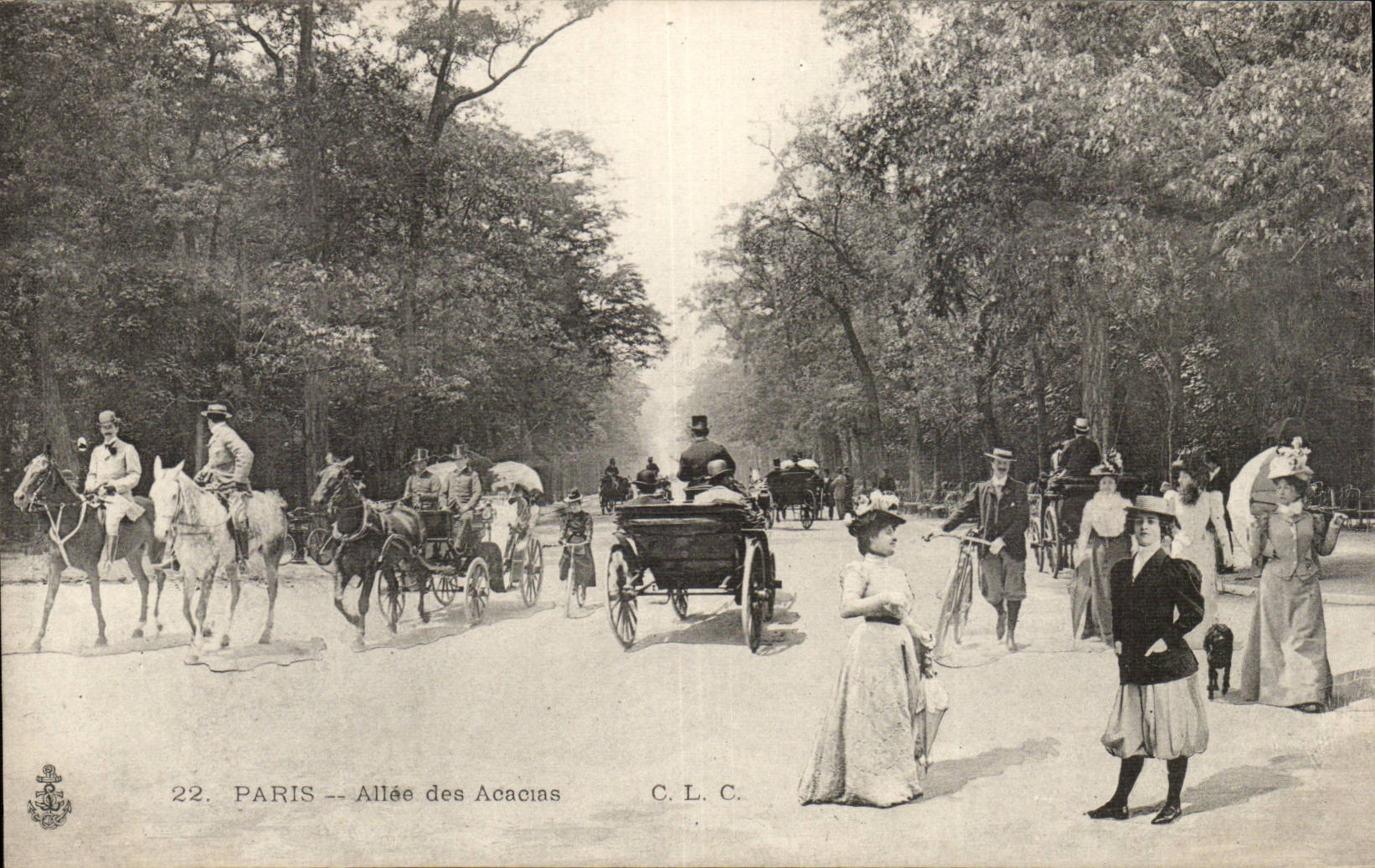 Paris - 16 -Allee des Acacias - chien - dog - women in period clothing - CPA