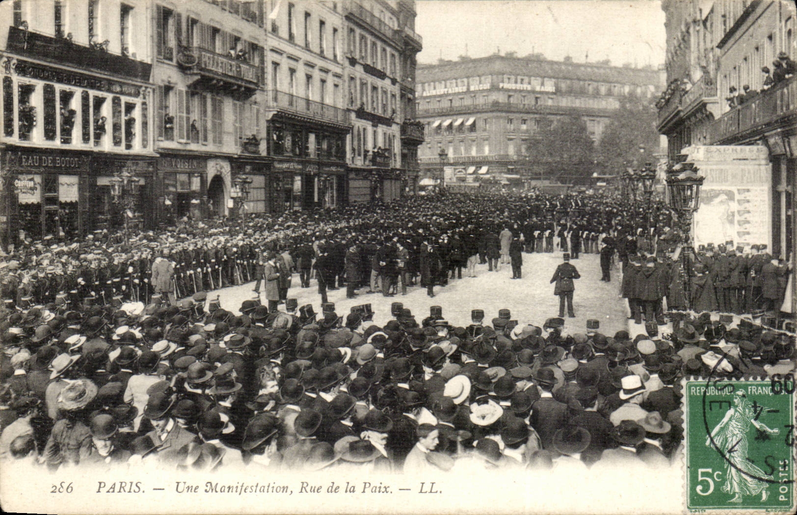 Paris - 2 - a Demonstration - Street of Peace CPA TOP