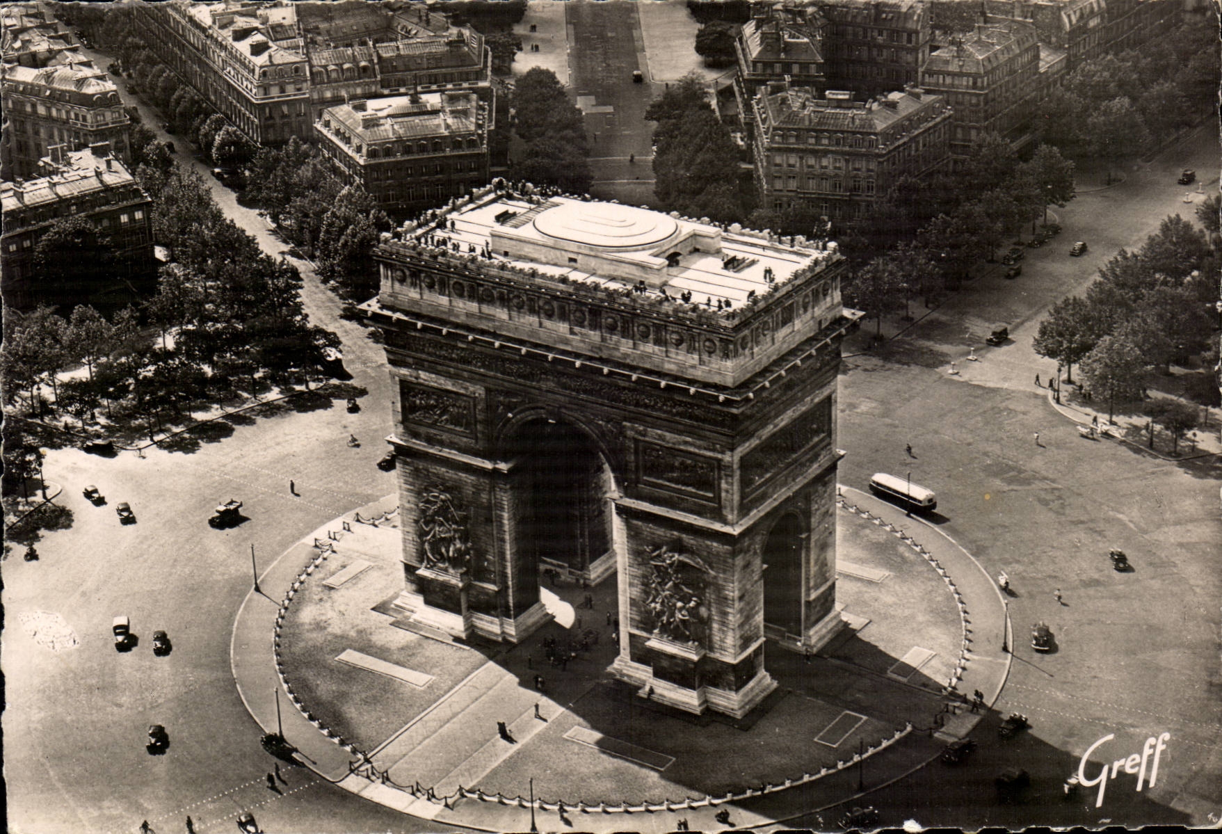 MODERN CARD Paris Seen air Arc de Triomphe of Etoile