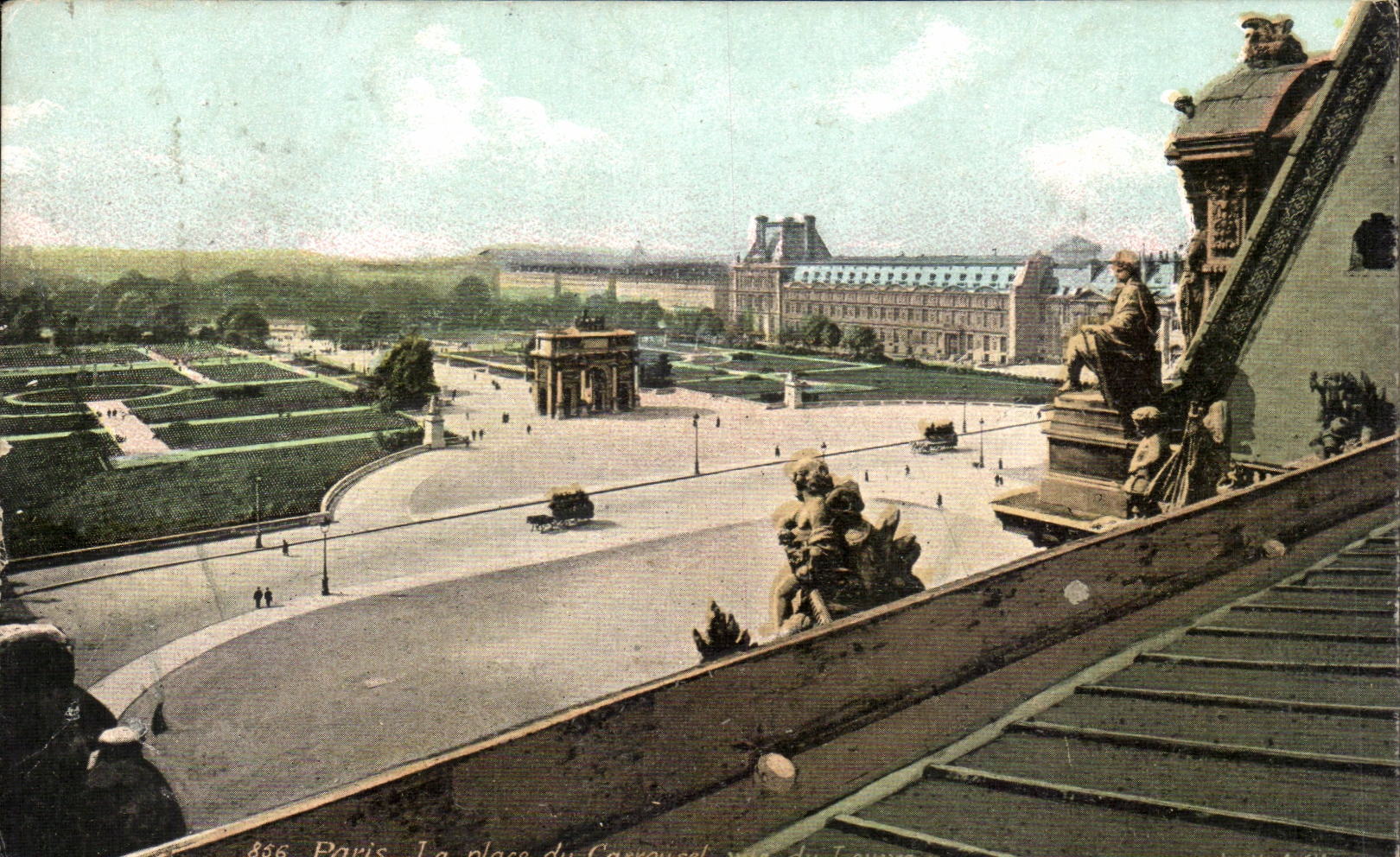 Paris CPA La place du Carrousel Vue du Louvre
