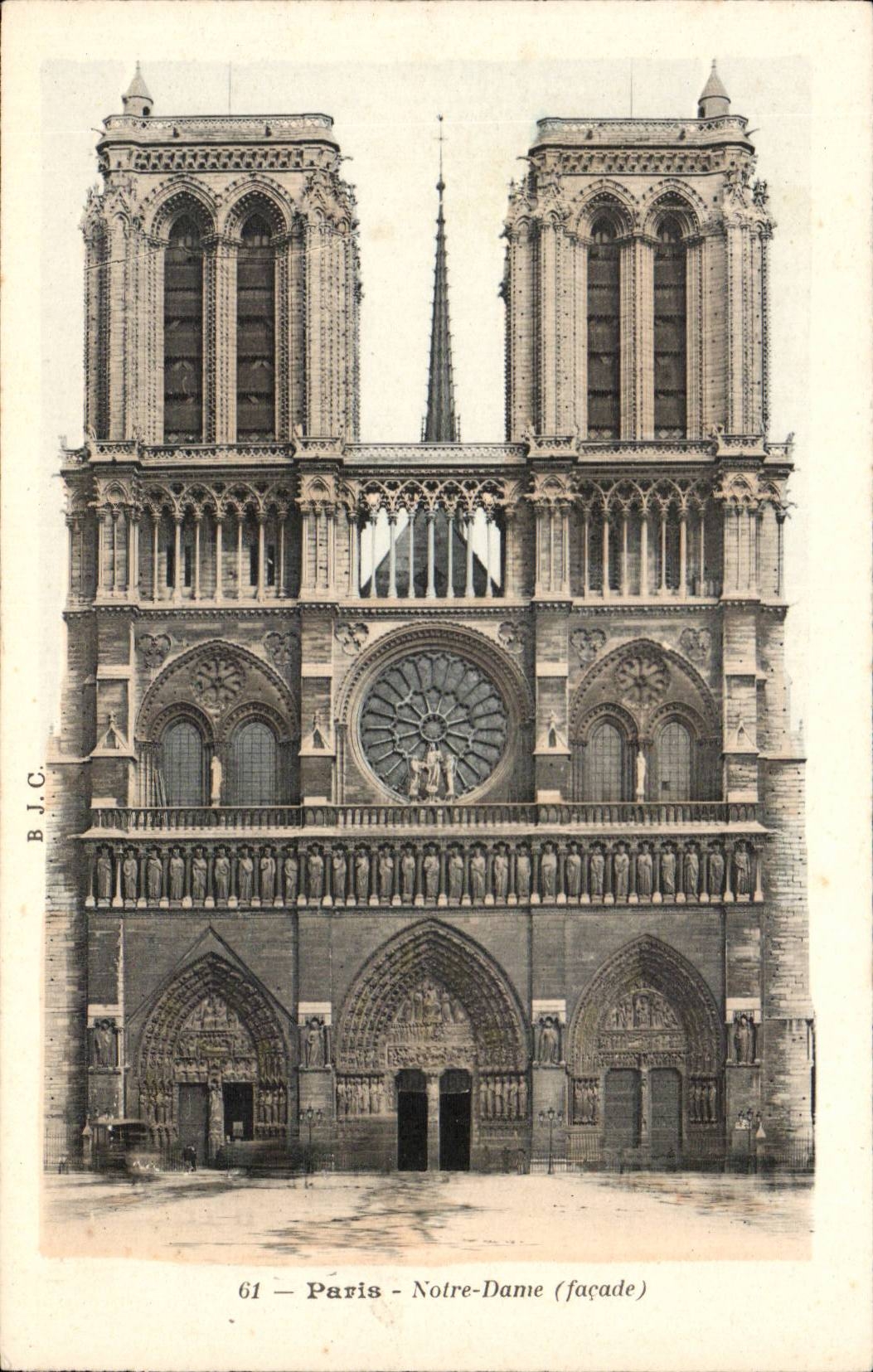 Paris CPA Notre DAme (facade)
