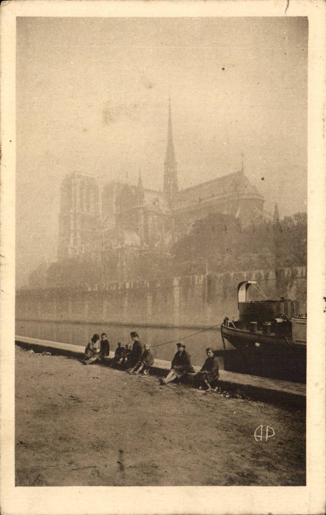 Paris CPA Notre Dame l'abside 