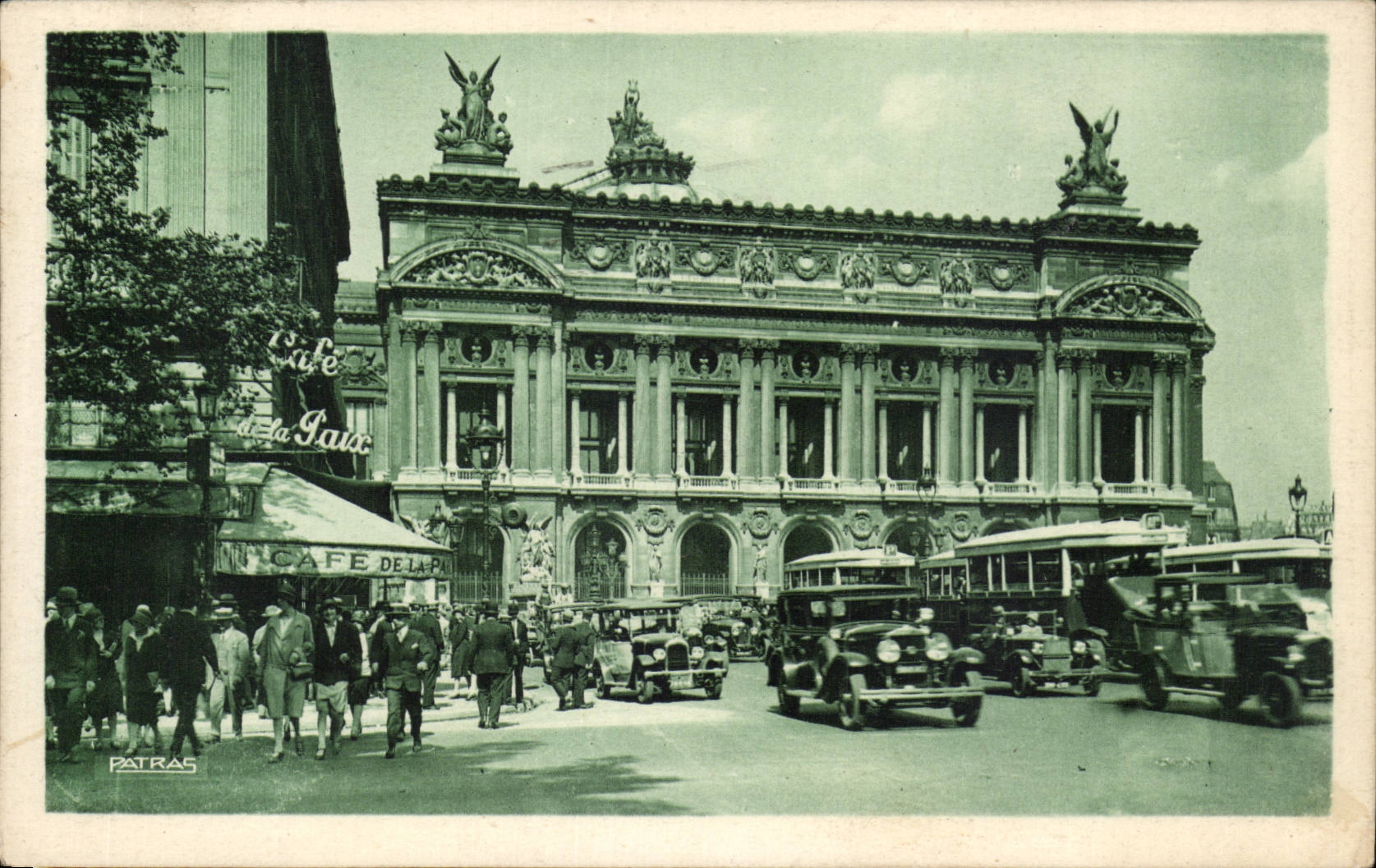 Paris CPA La place de l'opera